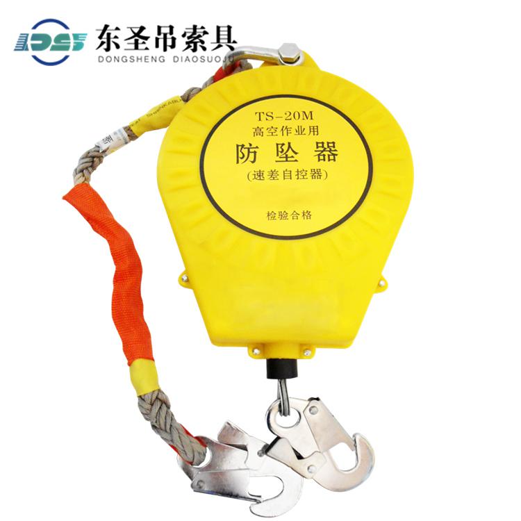 使用升降平臺車進行作業也要搭配防墜器